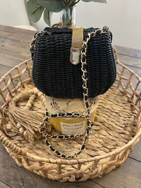 Vintage Black Woven Crossbody Bag with Gold Chain